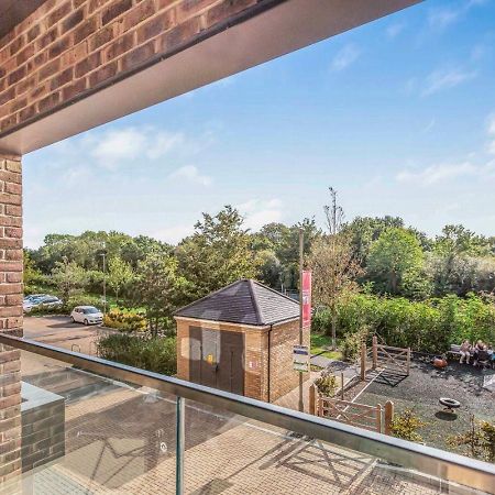 Modern 1 Bedroom Apartment With Parking In Colindale, London إدجوير المظهر الخارجي الصورة