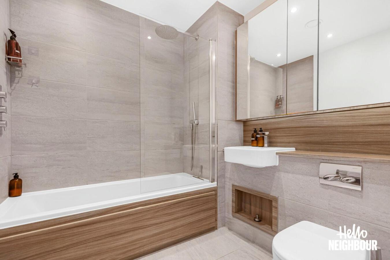 Modern 1 Bedroom Apartment With Parking In Colindale, London إدجوير المظهر الخارجي الصورة