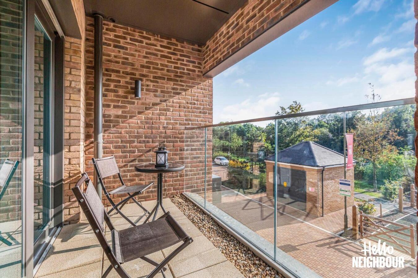 Modern 1 Bedroom Apartment With Parking In Colindale, London إدجوير المظهر الخارجي الصورة